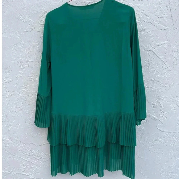 Zara Woman Womens Elegant Contrasting Pleated Flowy Blouse Green Sz Small - Picture 9 of 11